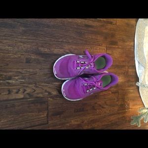 Pink nike shoes. Size 9.5 used condition